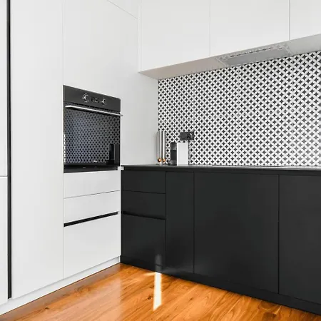 View, Location, High End Interior, Lift, Ac *