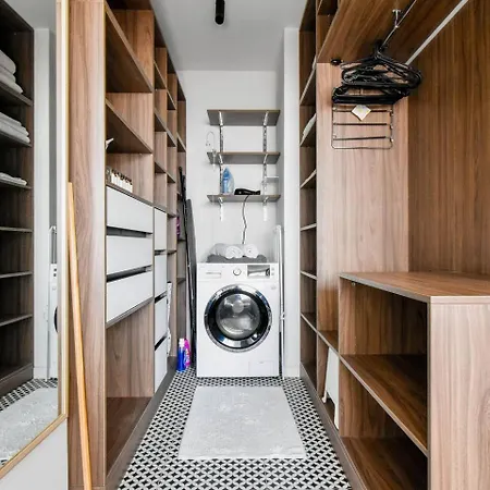 דירה View, Location, High End Interior, Lift, Ac סופיה