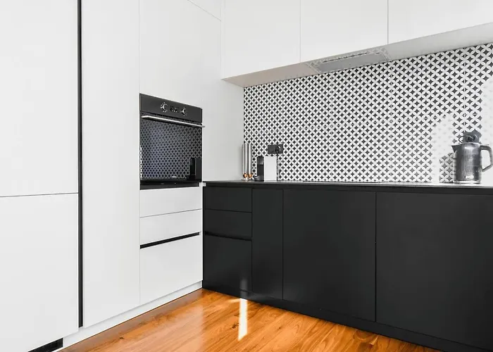 View, Location, High End Interior, Lift, Ac *