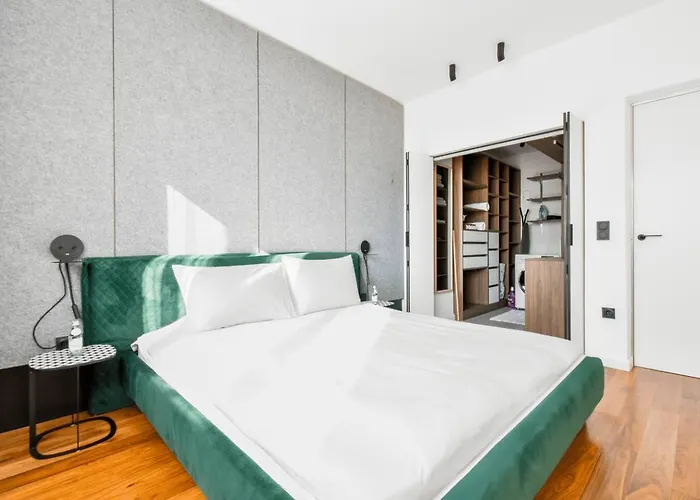 View, Location, High End Interior, Lift, Ac *